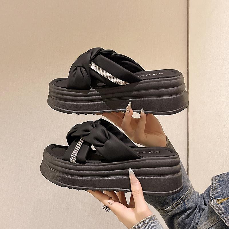 Summer Heels Slippers Women Casual Beach Slippers Fashion Embossed Pleated Slippers Outdoor Platform Slides Shoes Women Sandals