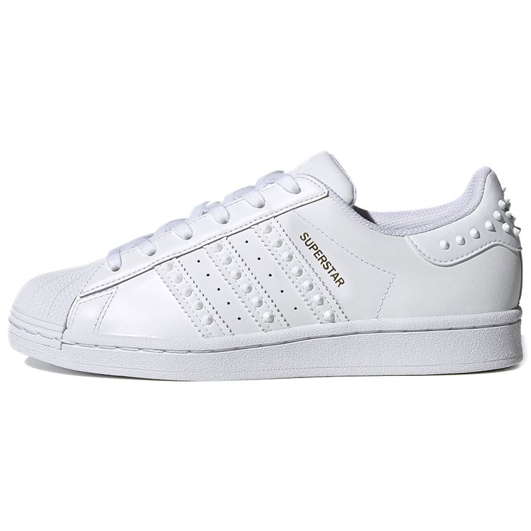 

Wmns Superstar с шипованными заклепками FV3397