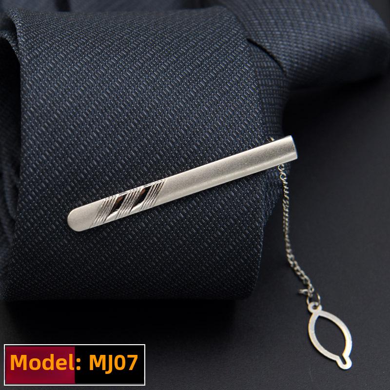 Silberne Krawattenklammer für Herren – formelles, schlichtes, professionelles Accessoire