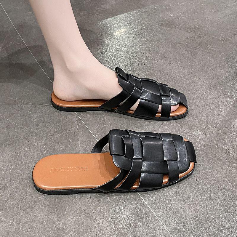 Internet Celebrity Flat Bottom Retro Woven Seaside Beach Baotou Half Drag Ins Tide 2025 New Slippers Women's Summer Wear