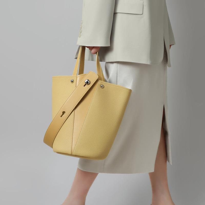Bucket Bag Niche New Women's Bag Summer Leather Fashion Large Capacity Vegetable Basket Shoulder Handbag
