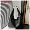 Pu Large Capacity Tote Bag For Women With Magnetic Closure For Daily Use