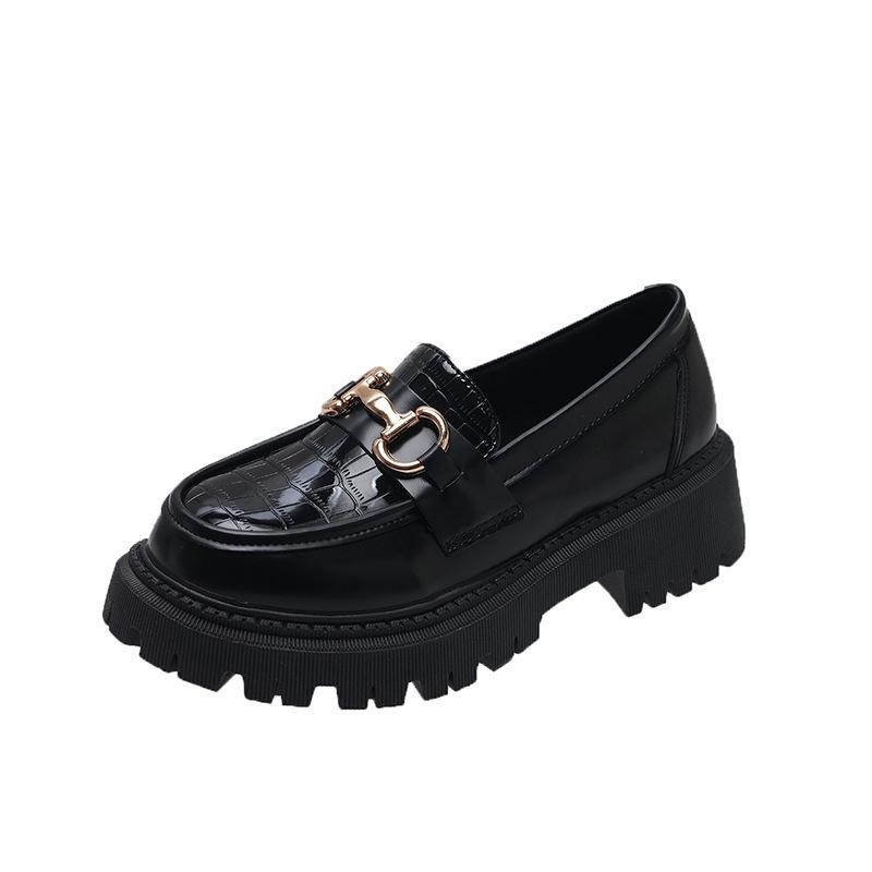 Beliebte Loafer Damen Frühling und Herbst 2024 neue britische Stil vielseitige kleine Lederschuhe Damen schwarze Plateau Muffin Einzelne Schuhe