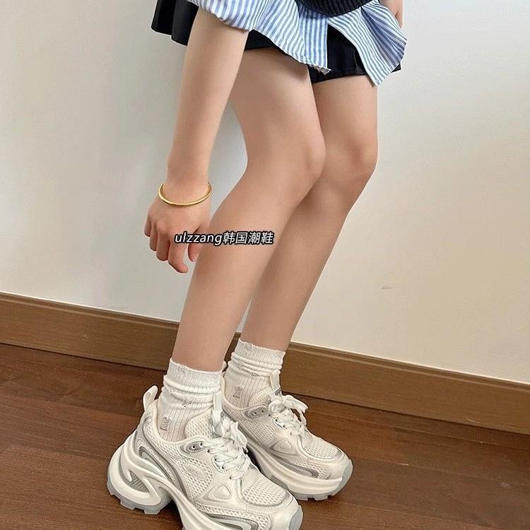 Chaussures de papa argentées à semelles épaisses populaires 2025 pour femmes, automne et hiver, nouvelles chaussures de sport décontractées à la mode en maille respirante rehaussantes