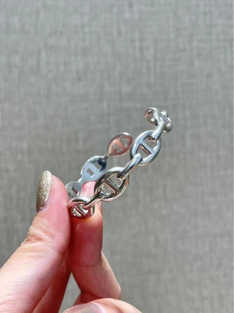 Bracciale Lucido a Naso di Maiale da Donna 2025: Design di Moda Semplice, di Alta Gamma, Versatile