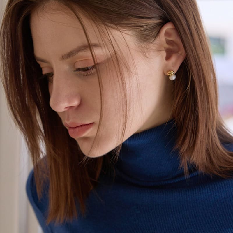 PAIGEFLYNN JEWELRY [925 Silver] Freshwater Pearl Water Bean Earrings