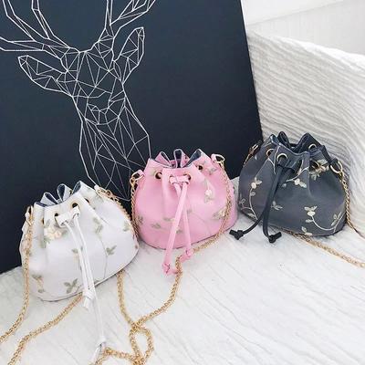 Embroidery Small Fresh Shoulder Bag Spring and Summer High Value Girls Creative Satchel Chain No Collision Bags