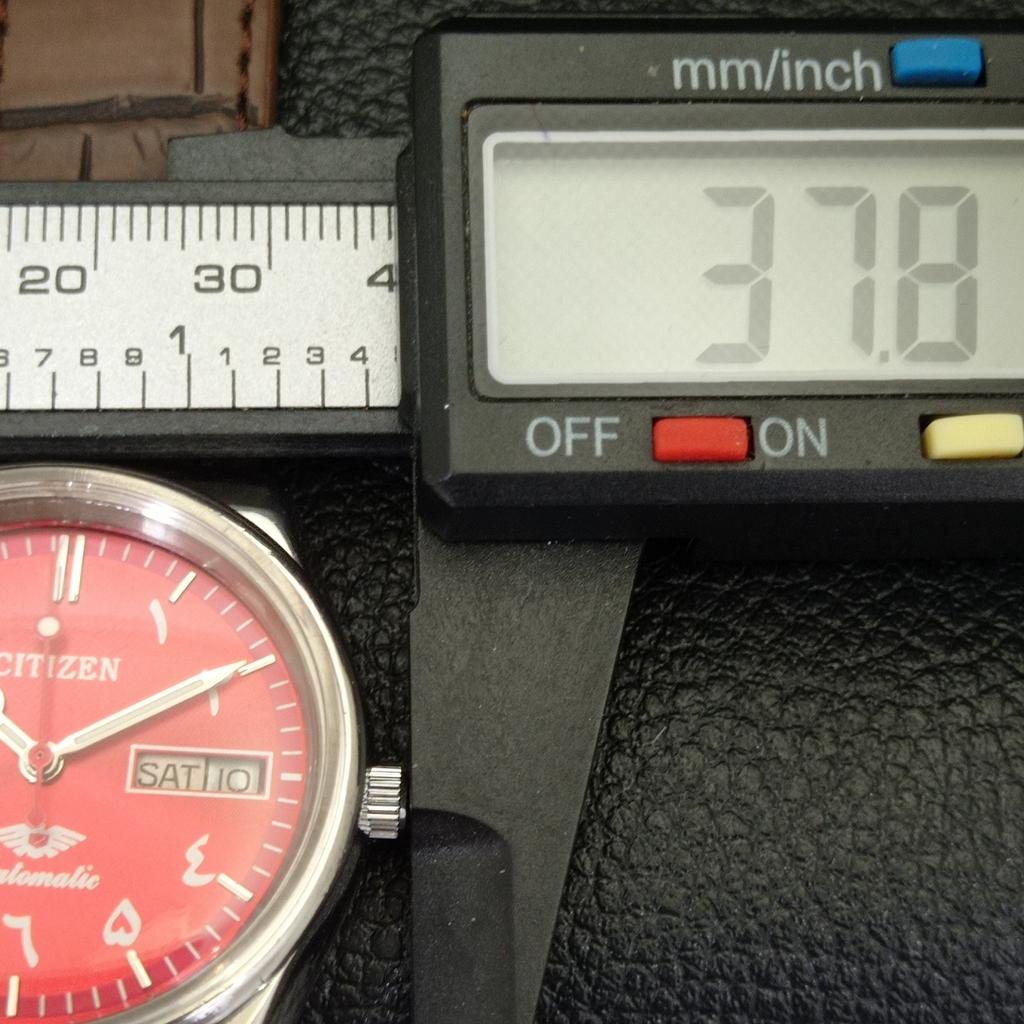 USED VINTAGE CITIZEN AUTOMATIC 8200 JAPAN MENS ARABIC RED DIAL WATCH A434808-2 R123-a434808