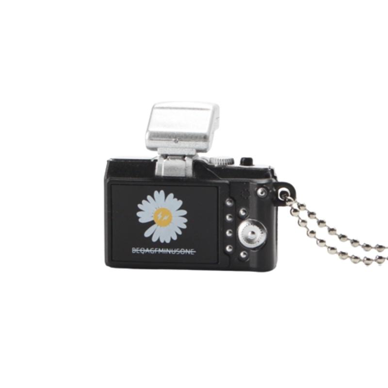

Брелок-ожерелье Ромашка Флеш-камера Подвеска Имитация Зеркальной камеры Светящийся Подарок Камера чёрный