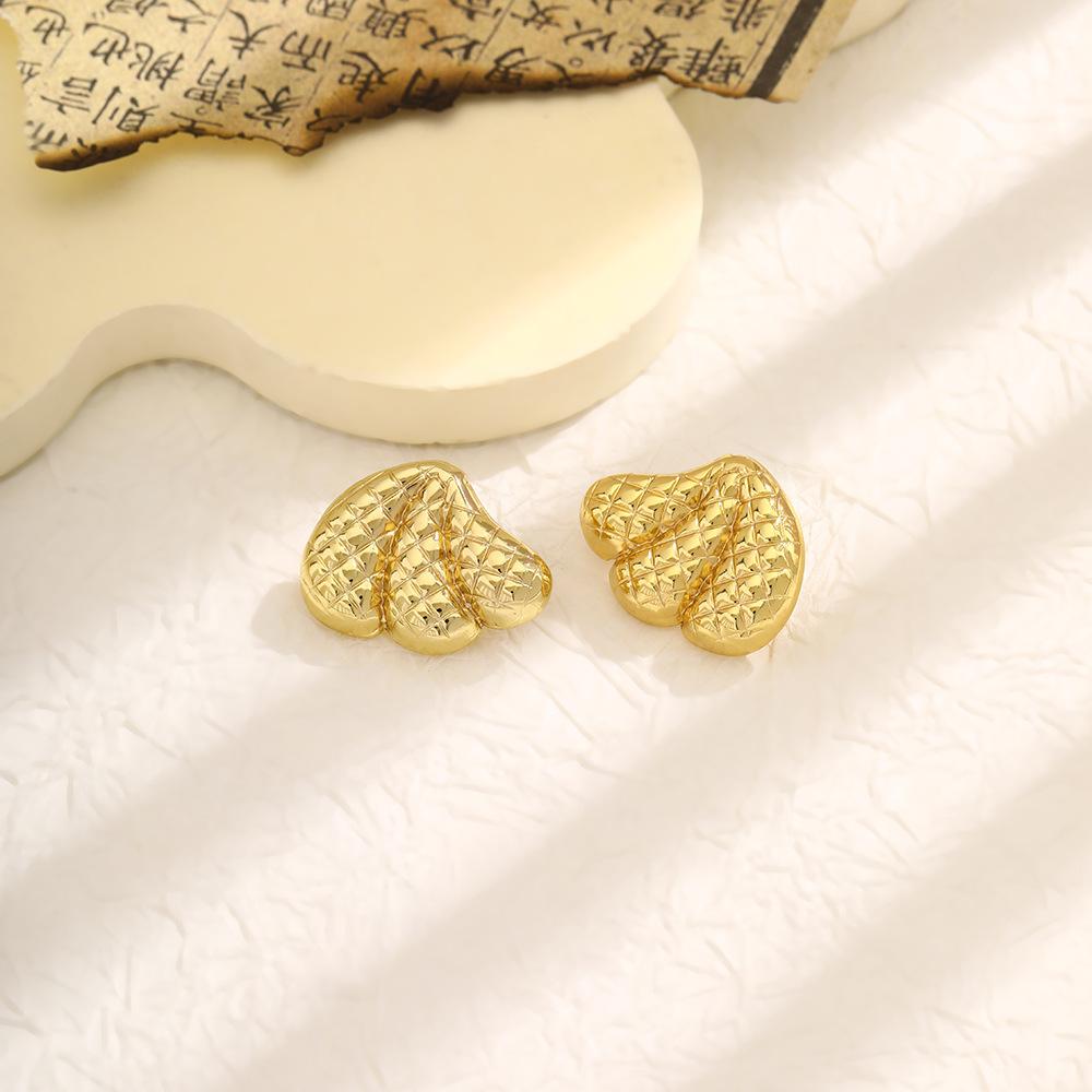 Temperament Retro Vertical Striped Stud Earrings High-Grade Stainless Steel Hollow Love Butterfly Earrings Women'S Niche Earrings