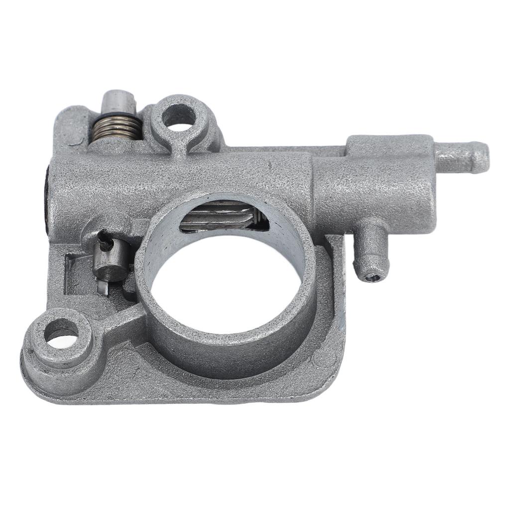 Chainsaw Oil Pump Iron High Hardness Engine Oil Pump for CS350 CS2600 Oil Pump Iron Chainsaw Oil Pump