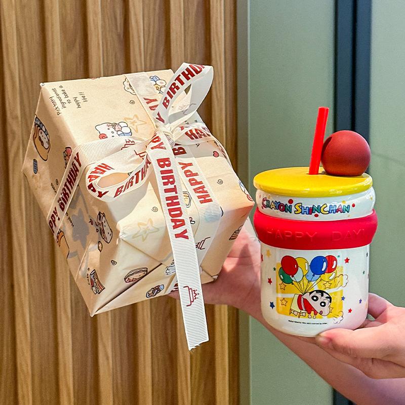 Crayon Xiaoxin Keramiktasse mit Deckel Kinder Strohbecher Niedliche Cartoon Studenten Wassertasse Geburtstagsgeschenkbox