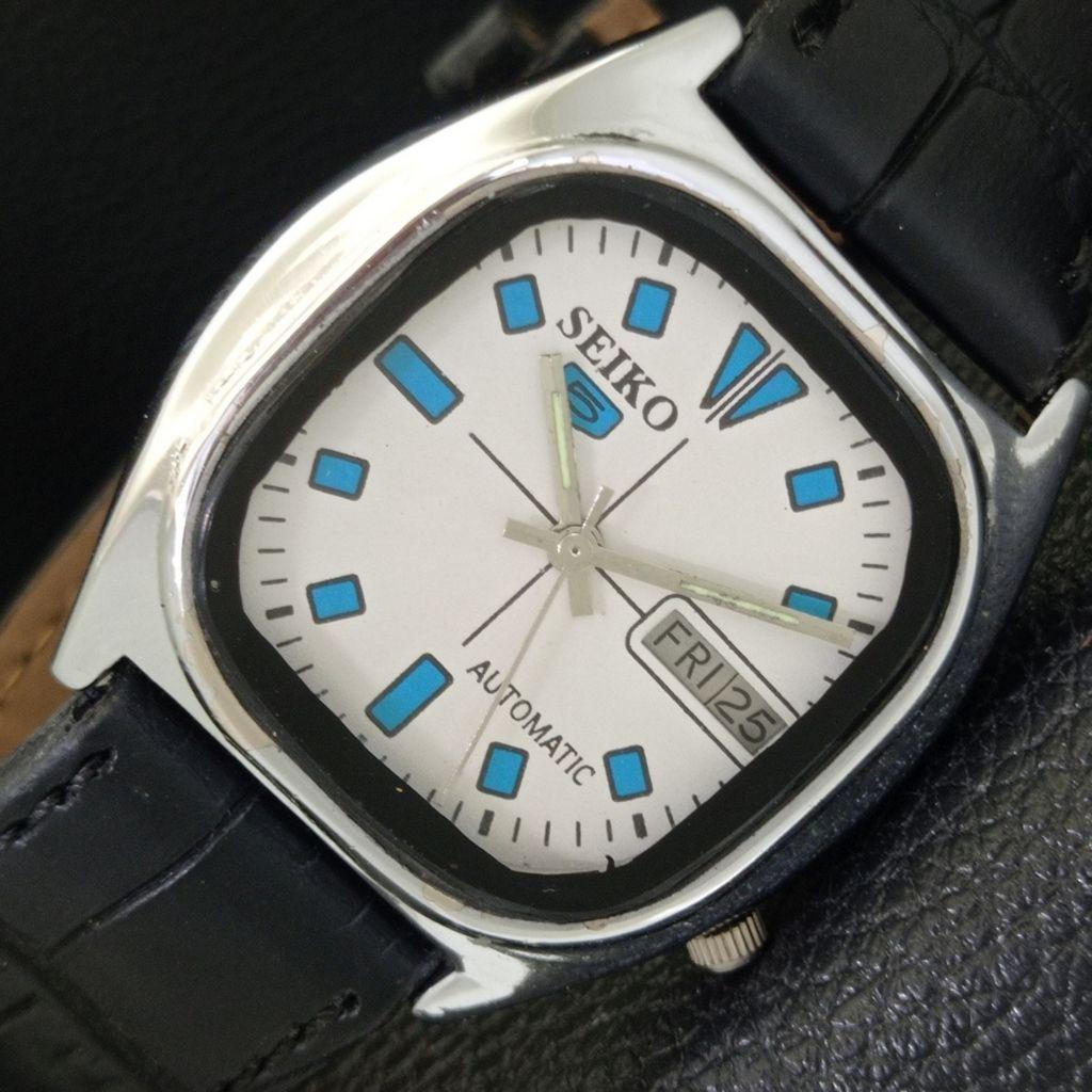 

SEIKO 5 AUTOMATIC VINTAGE JAPAN 7009A MENS WHITE COLOR DIAL WATCH a702103-5 R208-a702103