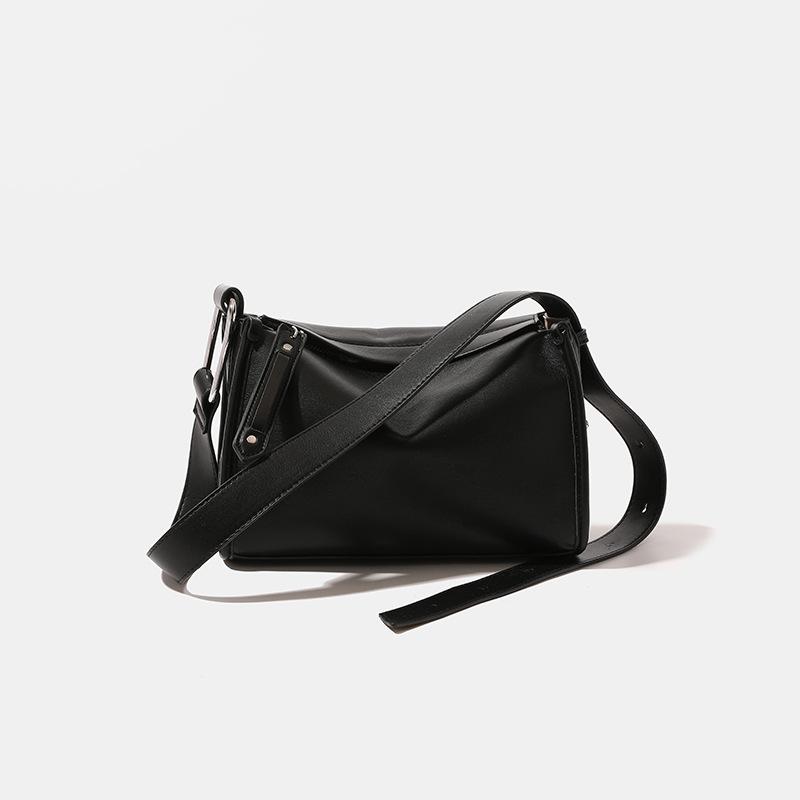 

Сумка через плечо All-in-one Женская сумка-подушка Легкая роскошная стильная сумка через плечо Нишевая дизайнерская женская сумка Осенняя и зимняя сумка чёрный