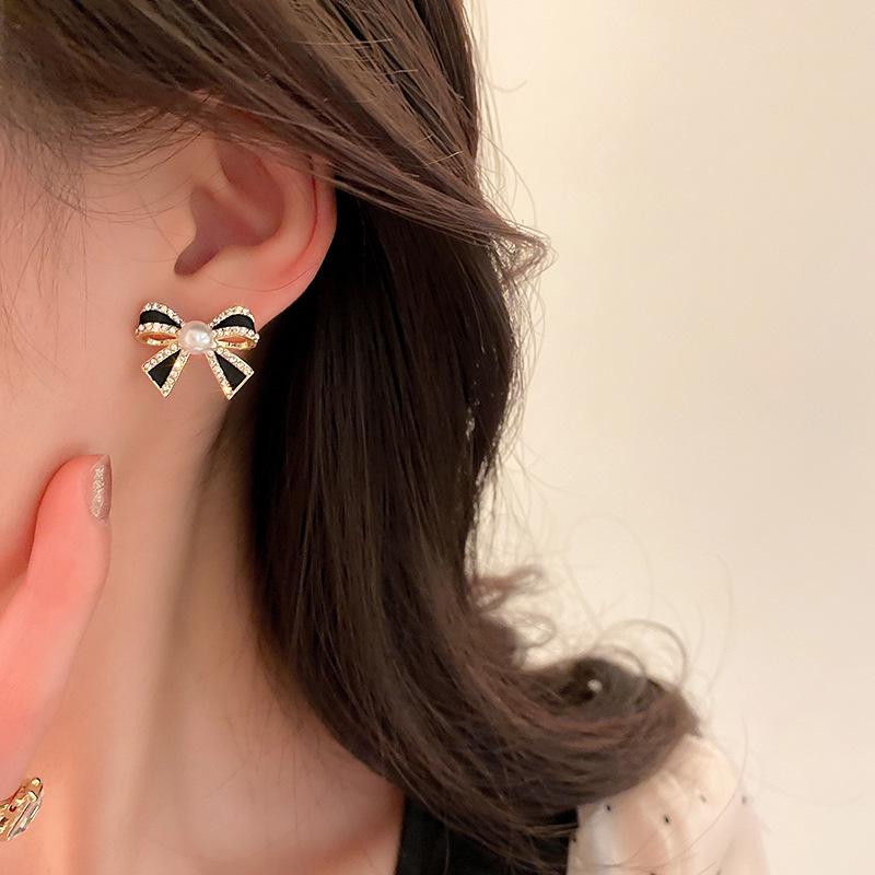Silver Needle Retro Rhinestone Pearl Bow Stud Earrings - Elegantly Simple, Small, Advanced Sense for Women