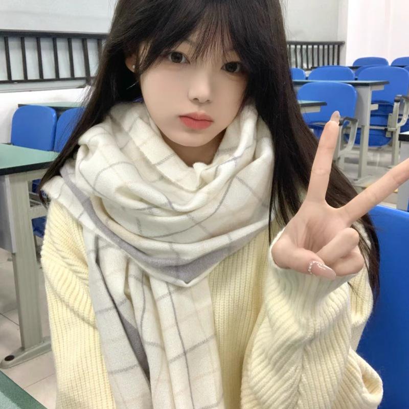 Milky Beige Plaid Thickened Scarf: Korean Style for Winter 2025