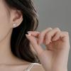 Orecchini a Bottone Floreali Blu per Donna, Stile Dolce e Fresco con Perni in Argento