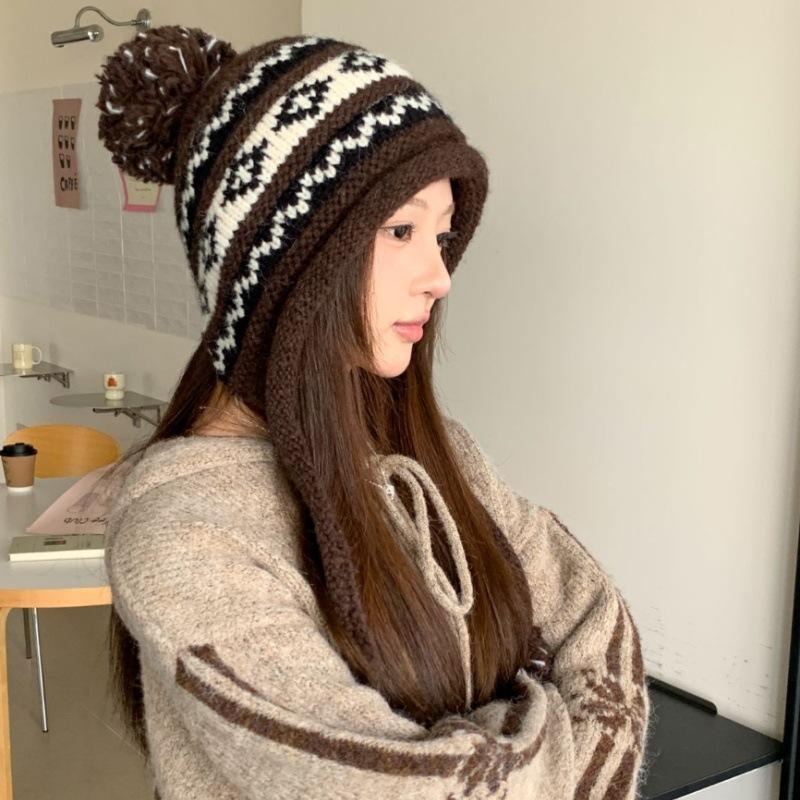 Japanese and Korean women's geometric jacquard wool hat winter windproof and cold protection ear protection lanyard sleeve hat