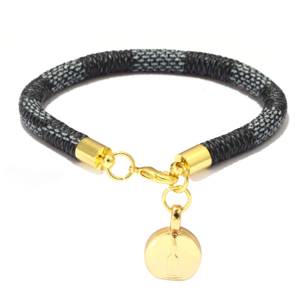 High-End Fashion Stripe Leather Bracelet with Gold-Plated Metal Accents