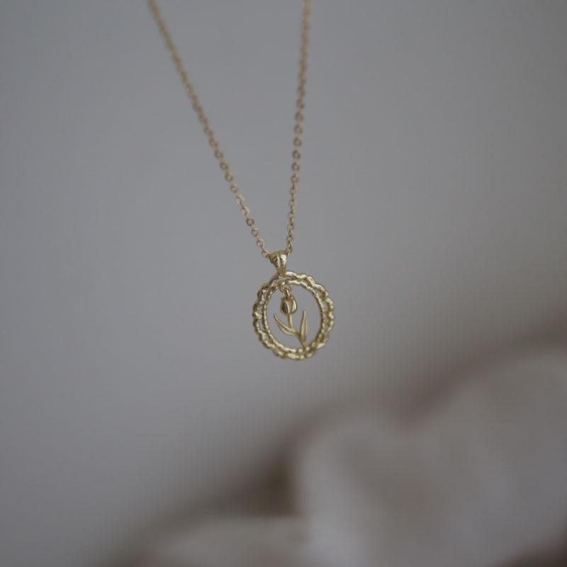 Eternal Love Tulip Pendant Necklace: Gold-Plated S925 Sterling Silver, Vintage Lace Design