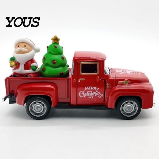 Christmas Table Centerpiece Pickup Truck Figurine, Vintage Car Statue with Santa Claus, Decorative Metal Tree, Snowman, Miniature Alloy Vehicle