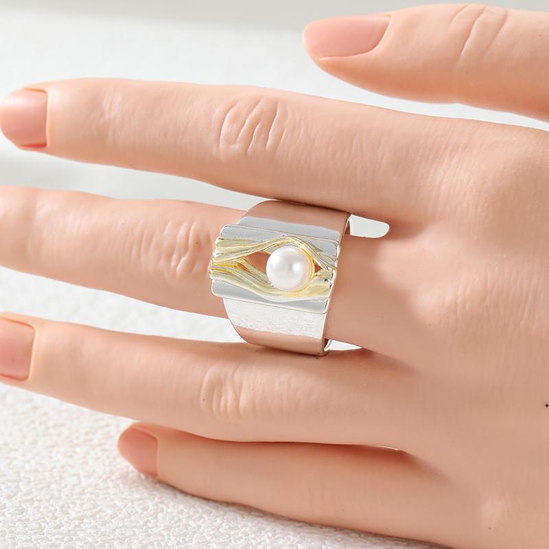 Vintage Inlaid Imitation Pearl Women's Ring Creativity Two Color Hand Carving Daily Wear Party Jewelry Anniversary Gift