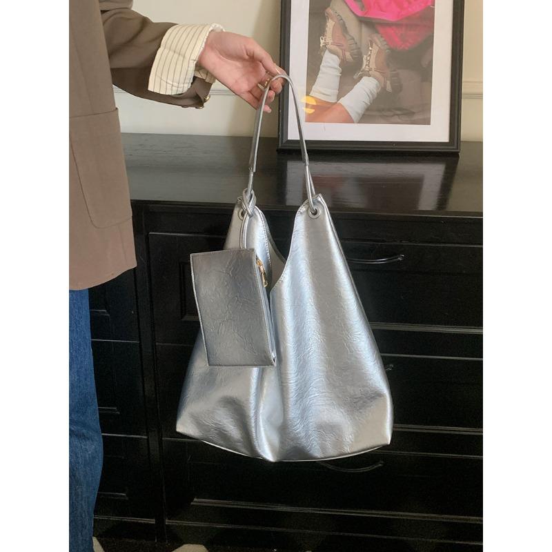 New Autumn and Winter Ins Casual Versatile Commuting Large Capacity Soft Pitot Bag Student Class Shoulder Bag Women