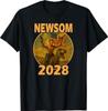 Gavin Newsom 2028 Leader Patriottico Audace Che Cavalca un Dinosauro Maglietta