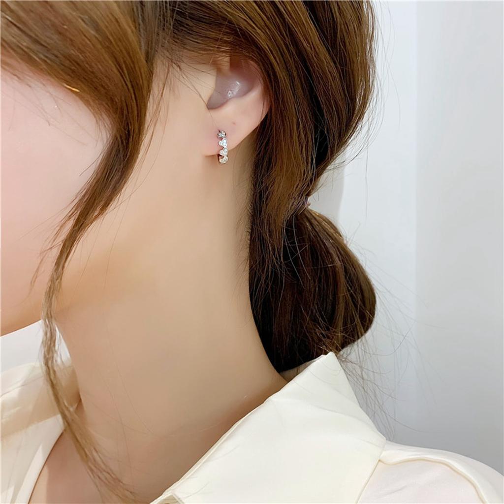 Minimally Designed Heart-shaped Diamond Studded Earrings