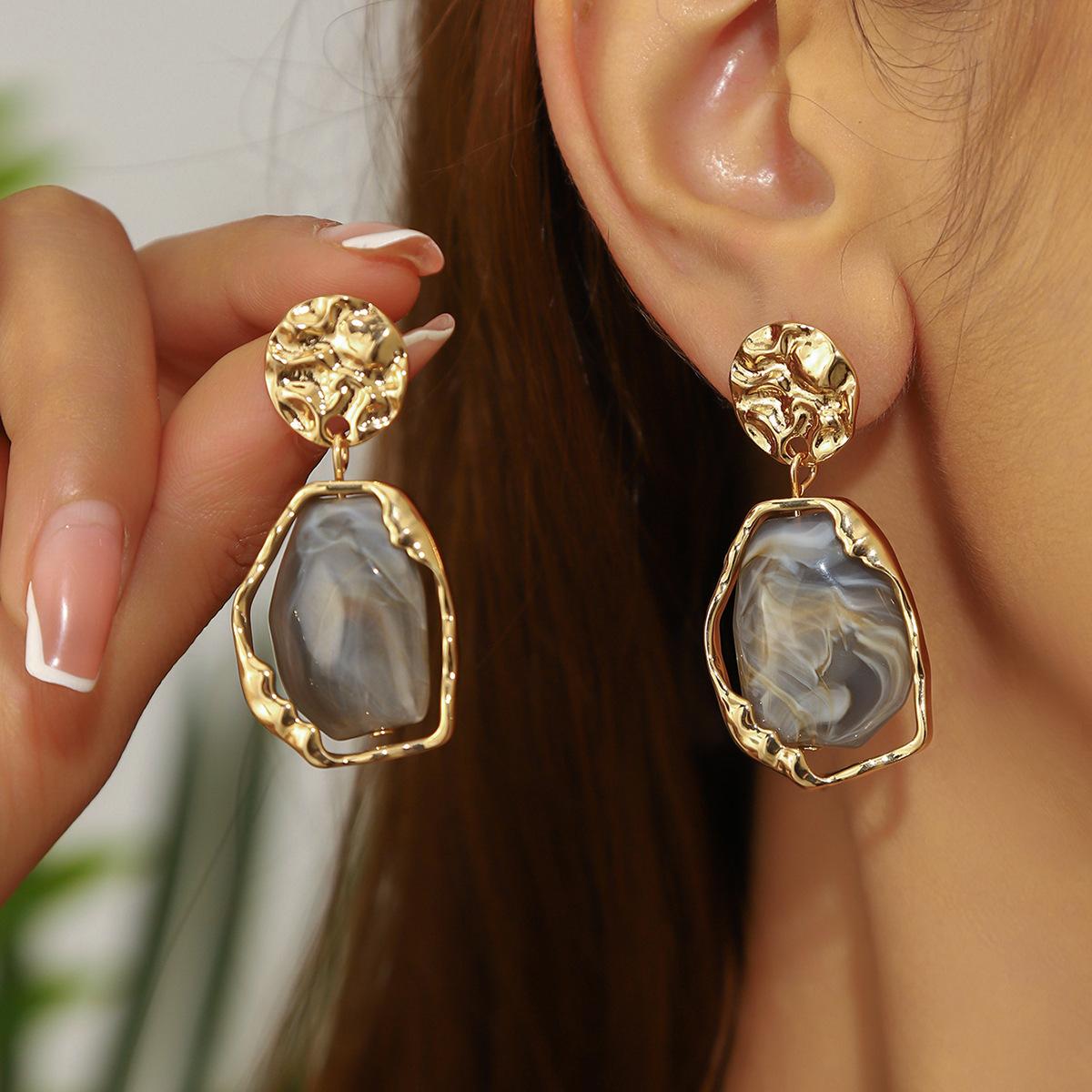 

Модные висячие серьги для женских украшений серый