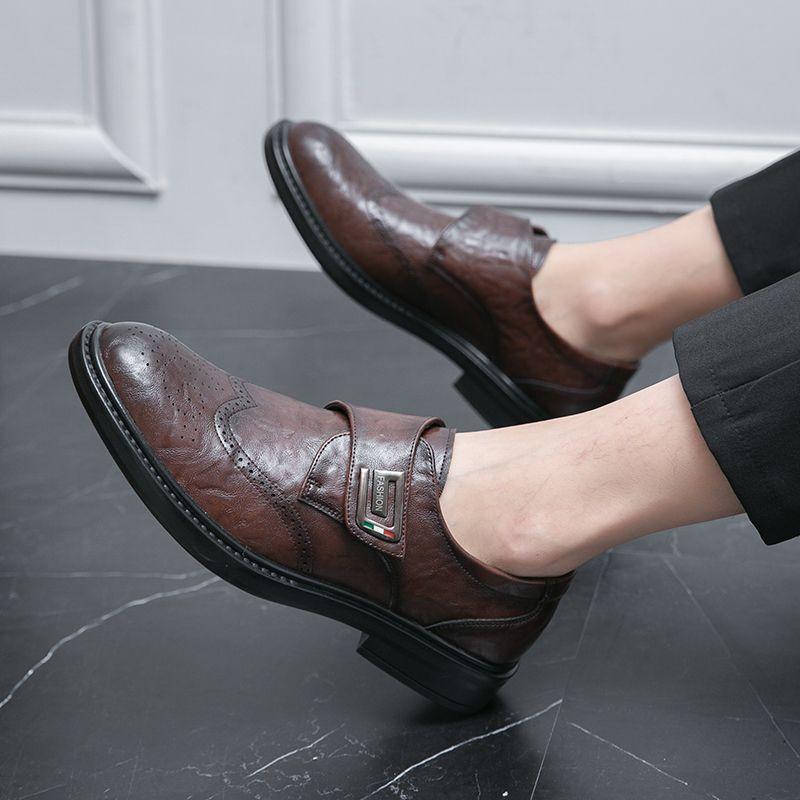 Horse buckle leather shoes pointed inner height increase hair stylist personalized crocodile pattern shoes