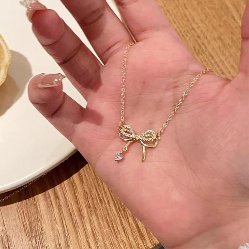 Bowknot Zircon Clavicle Necklace - Women's Luxury Summer Fashion Accessory
