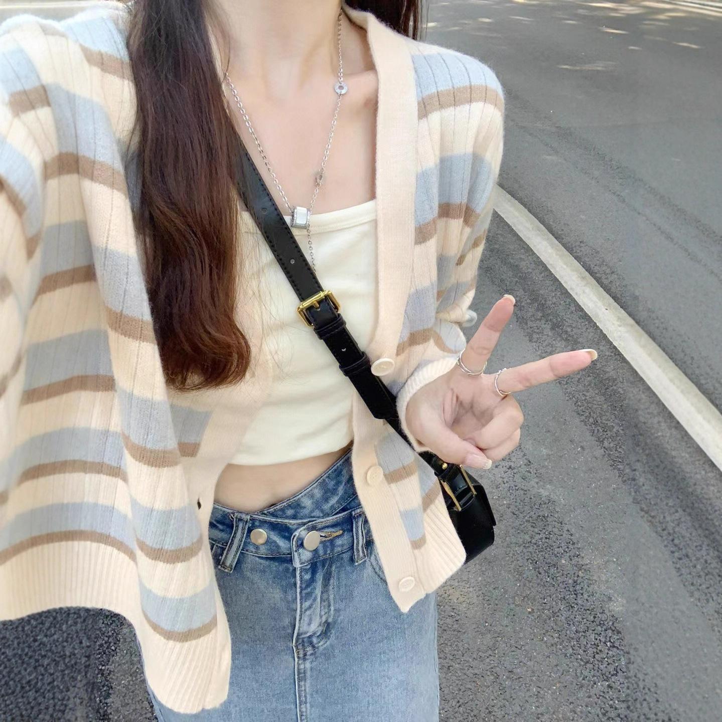 

Small fresh chic striped knitted cardigan jacket women s new 2025 autumn wear with Korean long sleeves One Size