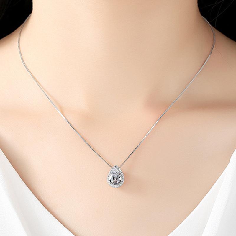 European and American Fashion Water Drop Pear Shaped Diamond Pendant with Crystal Zircon Water Drop Shaped Necklace Pendant for Wedding