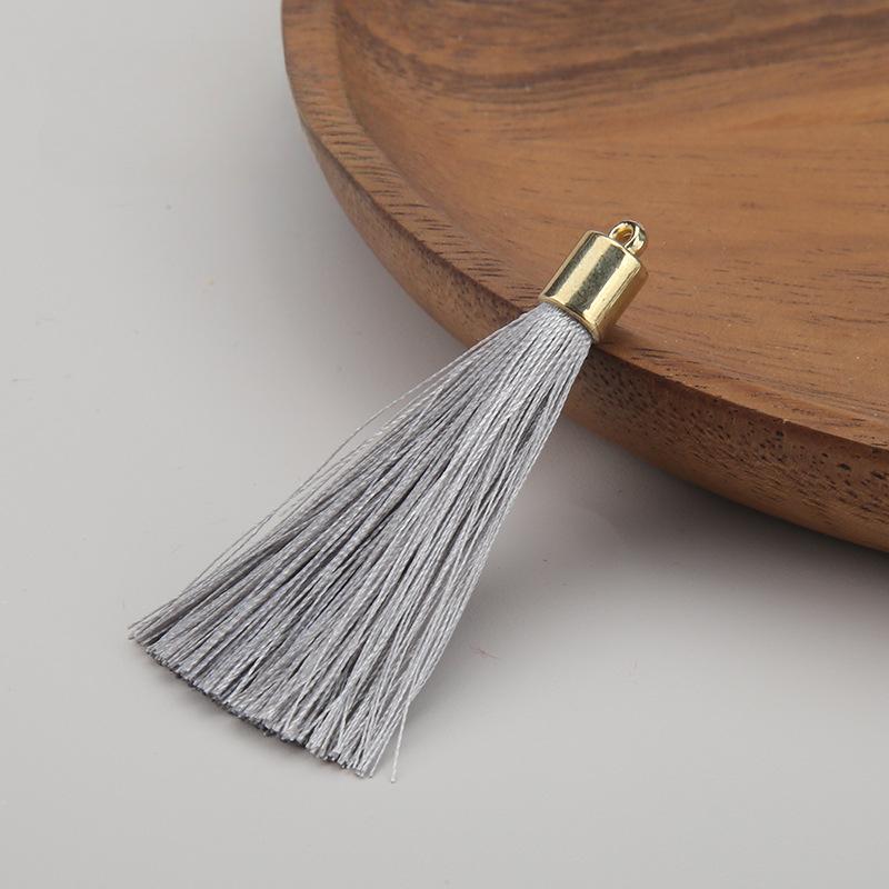 

4 шт. Красивые кисточки золотого цвета с пластиковым верхом, тонкие полиэфирные нитки 5,5 см, короткие кисточки, кисточки для закладок 5.5cm серый