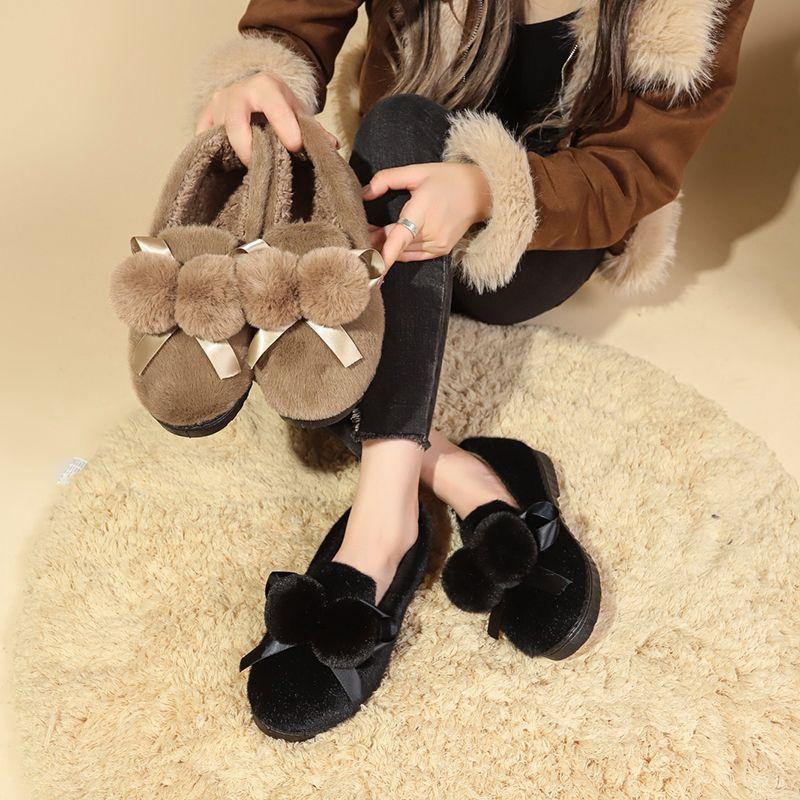 Warm Internet celebrity comfortable Doudou shoes one pedal non-slip soft sole women's foot cotton slippers 2025 autumn and winter new
