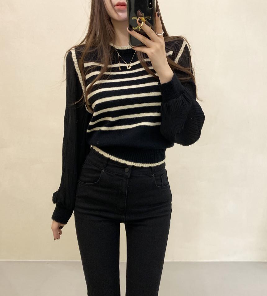 Women's Off-White Retro Patchwork Chiffon Striped Knit Sweater Shirt, One Size, Black, Korean Niche Design.
