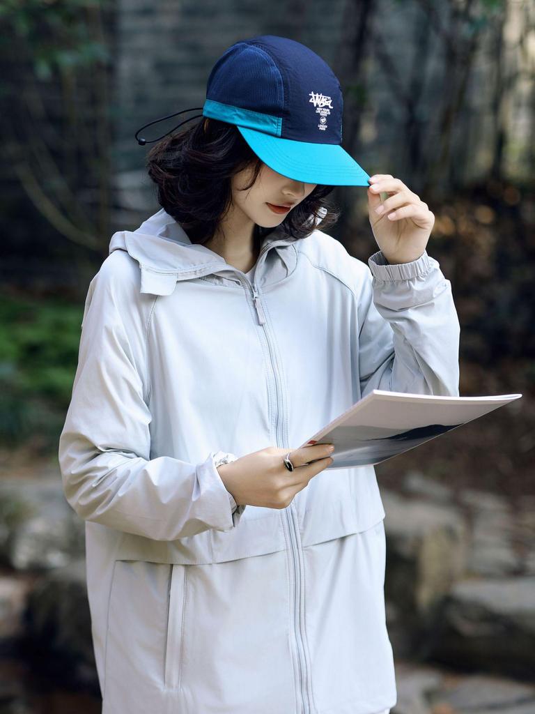 Trendy Color-Block Quick-Dry Five-Panel Waterproof Baseball Cap with Soft Flat Brim for Outdoor Sports and Sun Protection