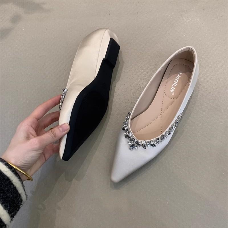 Pointed inner height increase single shoes children's 2025 spring Korean version Xiaoxiangfeng shallow mouth rhinestone soft leather thick sole Doud