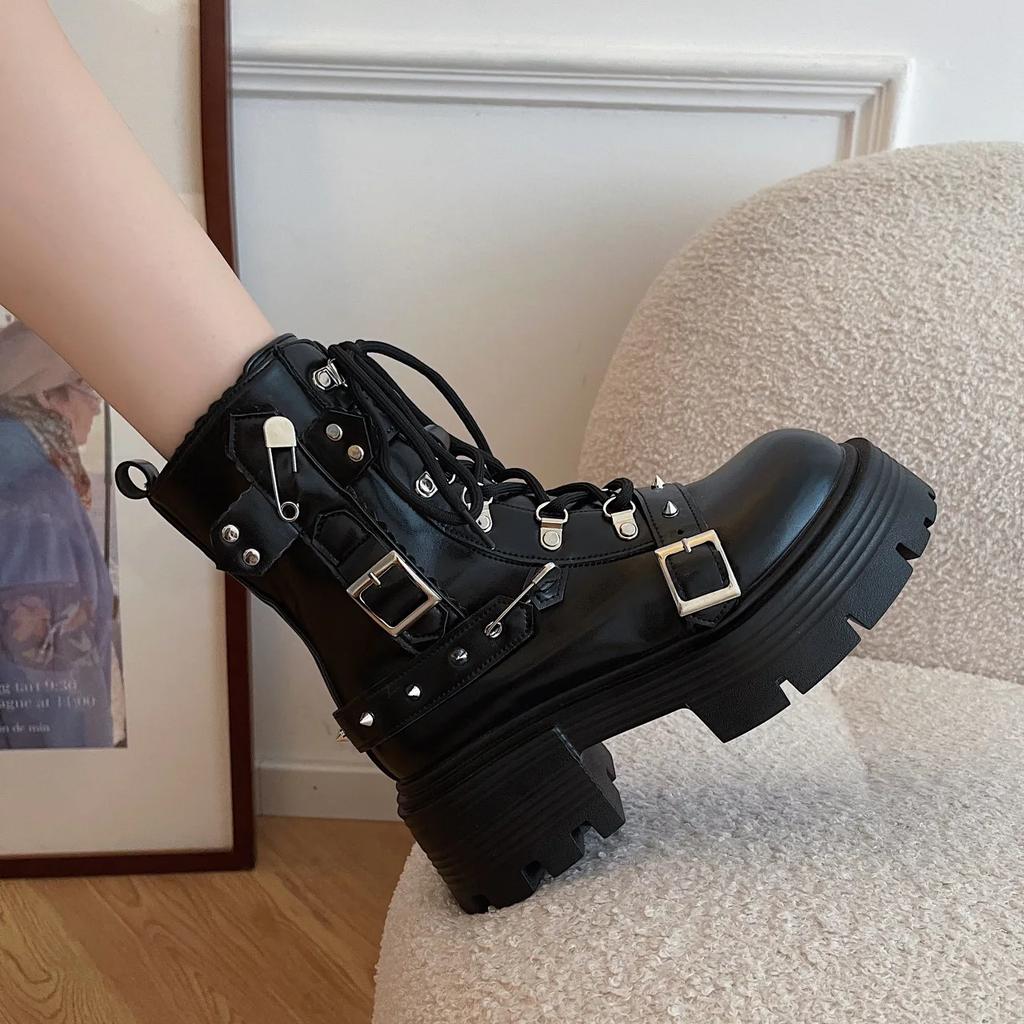 New Women's Shoes Rivet Chain Design Short Boots Gothic Shoes Women Street Fashion Lady Rock Boots Metal Decor Punk Women Shoes