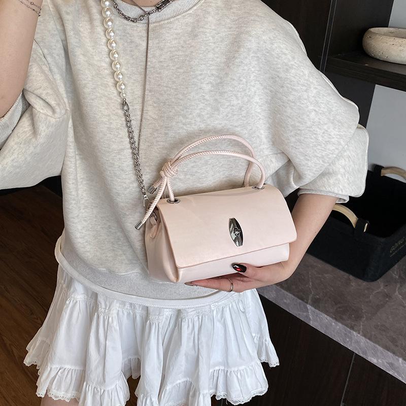 New Fashion Handbag Women's Commuter Pearl Chain Messenger Bag