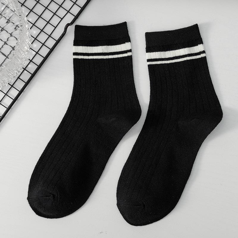 Damen Frühling und Herbst Gestreifte Buchstaben All Match Sport Studenten Mittelhohe Socken