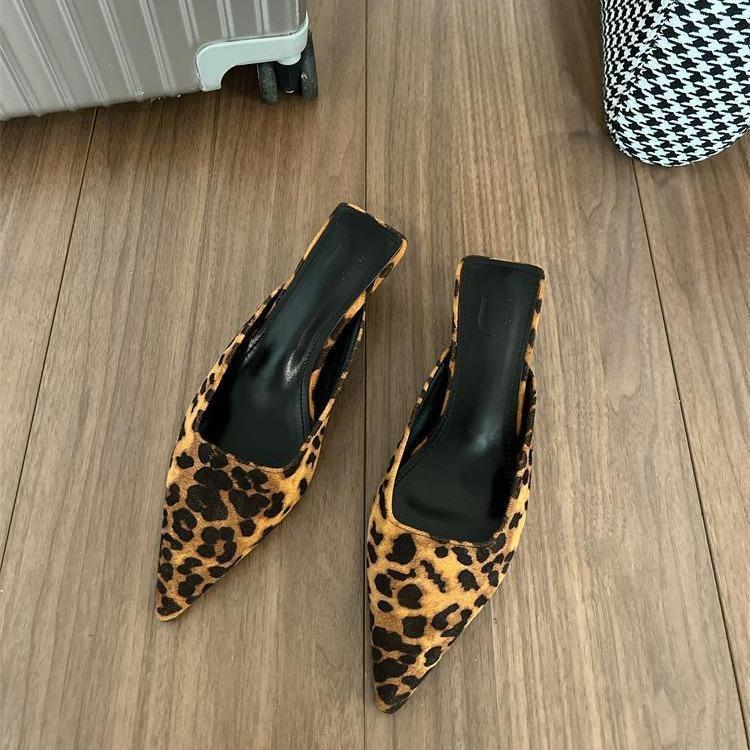 2025 nye vårslippers mote temperament allsidige spisse leopardtrykk halv-slippers dame medium hæl pose hode slippers dame