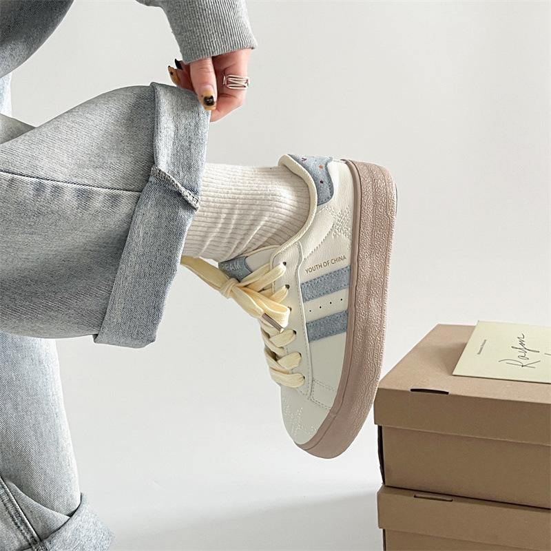 Cute graffiti retro round head heightened platform white shoes women's 2025 new versatile lightweight casual board shoes