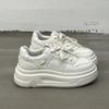 2025 Frühling und Herbst neue beliebte ins trendige leichte rutschfeste dicke Sohle erhöhende lässige Board-Schuhe Leder weiße Schuhe Damen