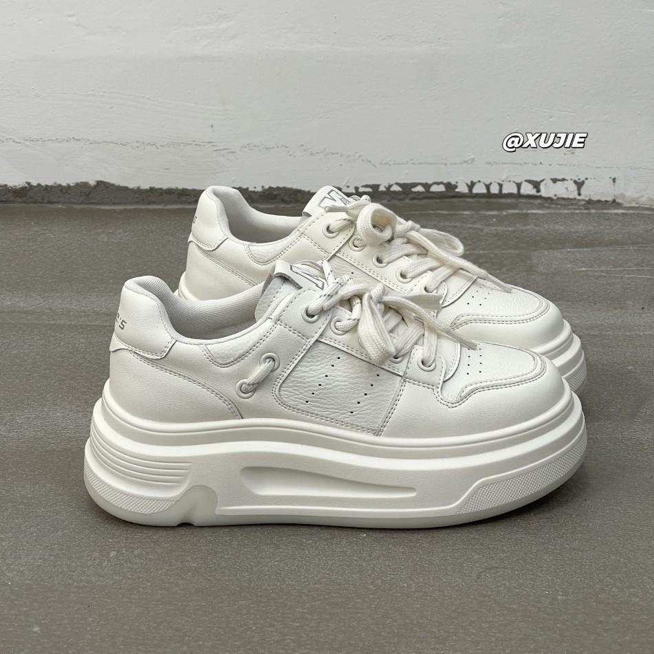 2025 Frühling und Herbst neue beliebte ins trendige leichte rutschfeste dicke Sohle erhöhende lässige Board-Schuhe Leder weiße Schuhe Damen