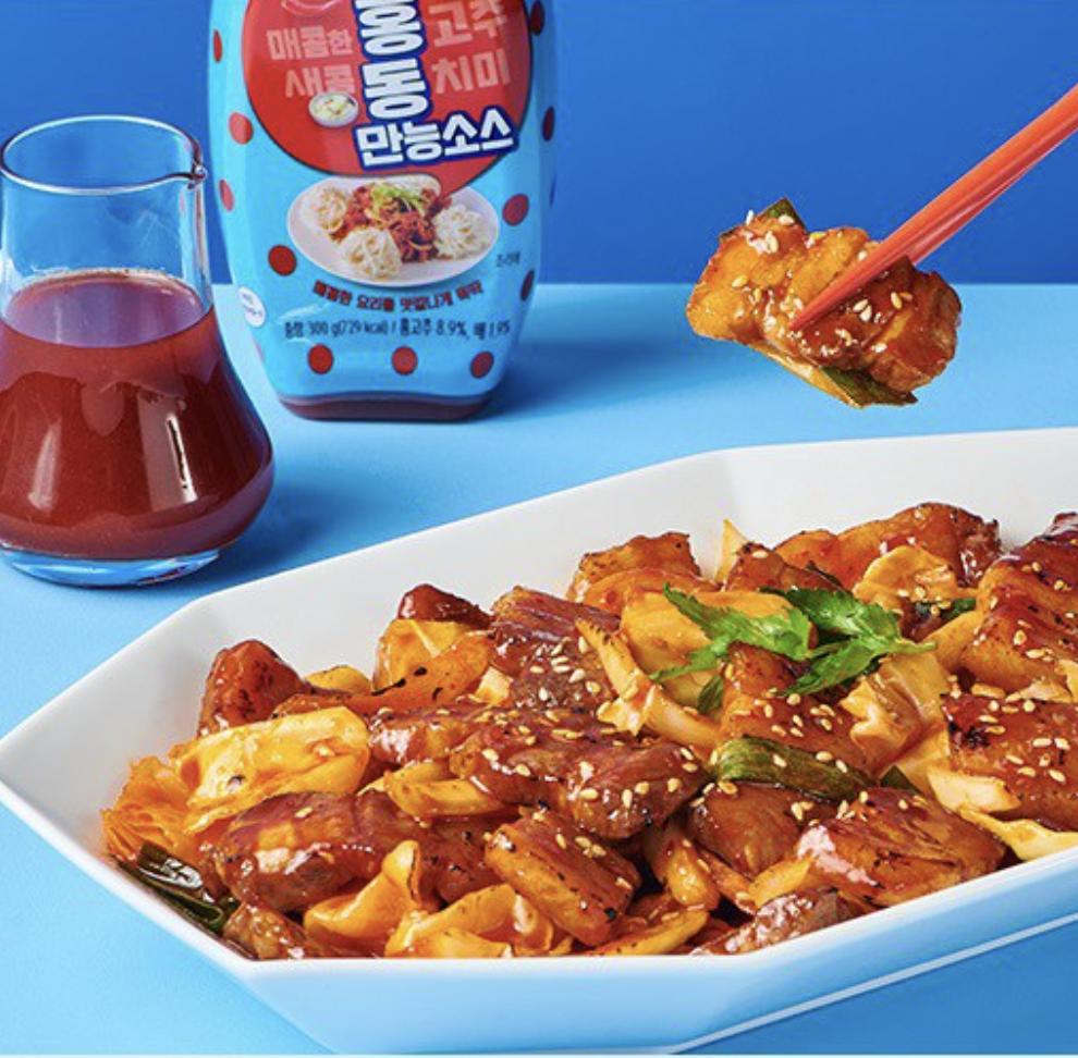 Nongshim BaeHongDong All-Around Bibim Sauce, Sweet Spicy Cold Noodle & Dipping Dressing, 300g x 3 Packs