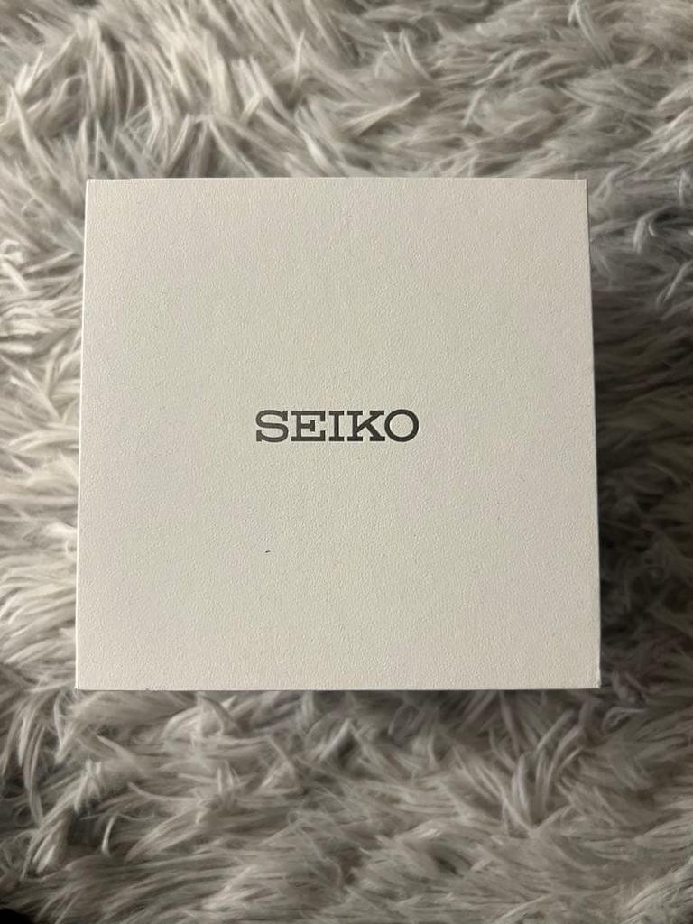 Popular Model SEIKO Watch (in Perfect Condition)