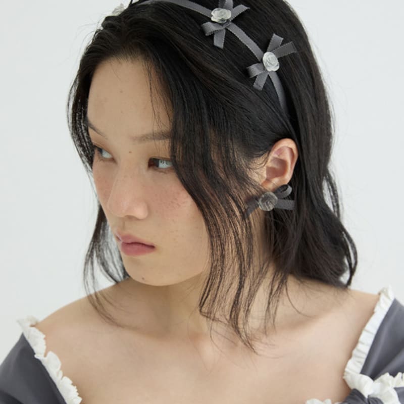 LOVUEE Frost Rose Headband with Gray Bow Details