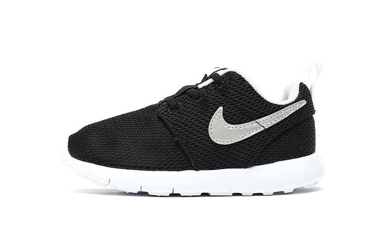 

Nike Roshe One Oreo Slip Resistant Abrasion Resistant Low top Running Shoes Black Infant And Toddler 749430-021 21